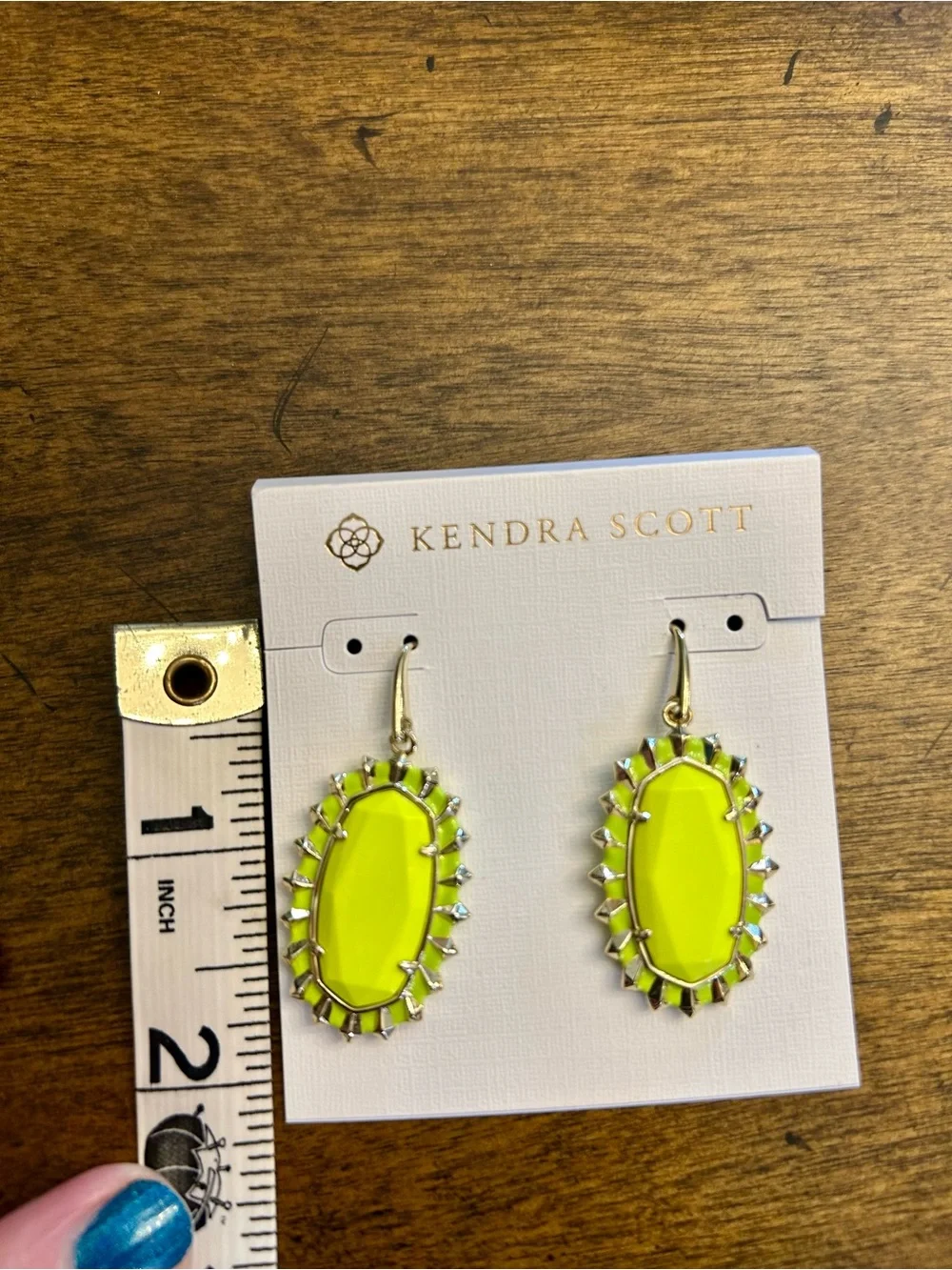 Kendra Scott Chartreuse Elle Drop Earrings in Bright Yellow-Green